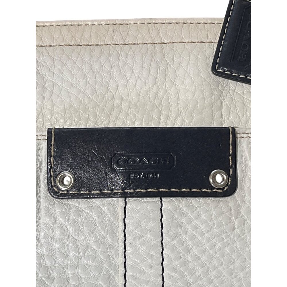 Coach Hamilton Tote Bag Pebble Leather Off-White With Black Handles - Picture 2 of 8